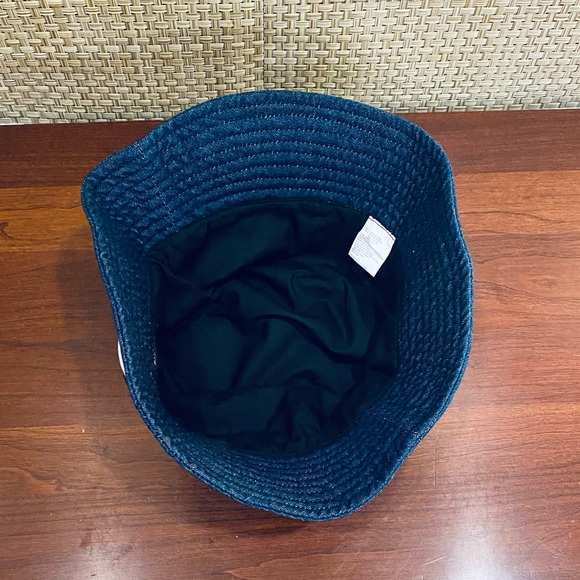 🌟HP🌟NWOT Dark Blue Chambray Buckle Cloche Bucket Hat - Picture 2 of 11